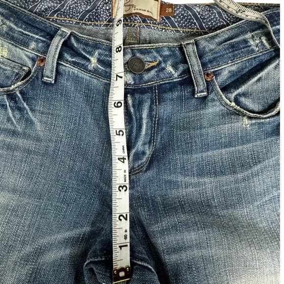 NWOT Rare Paige Laurel Canyon Distressed Flare Leg Jeans Size 28 - Picture 12 of 16